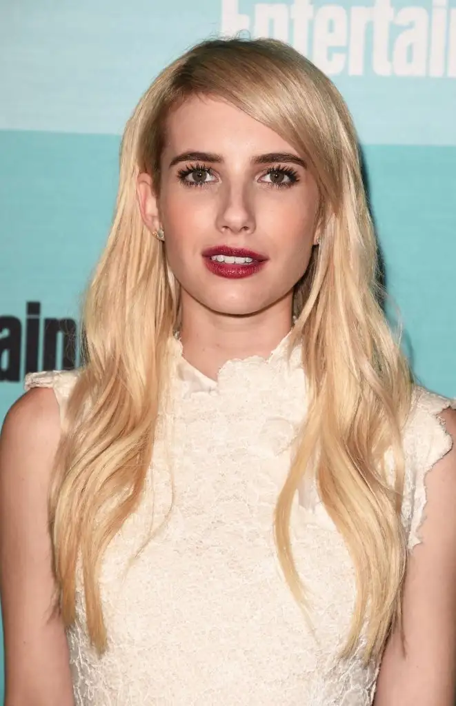 emma-roberts-attends-the-entertainment-weekly-party-at-comic-con_1.webp