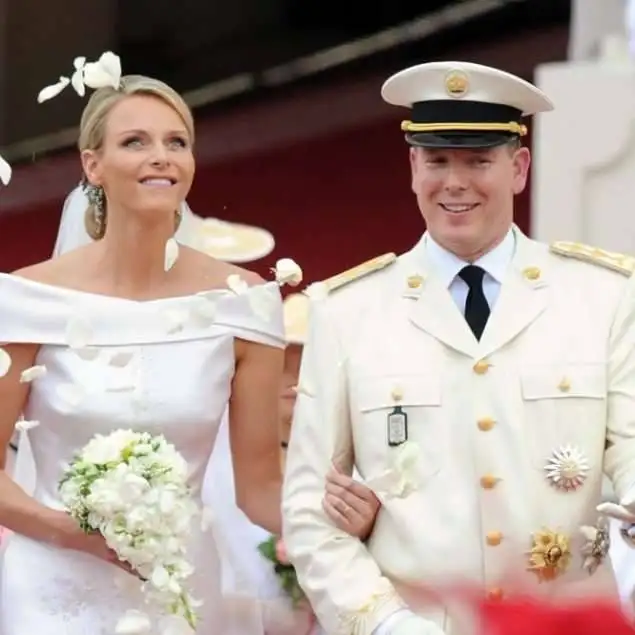en_guzel_kraliyet_gelinlk_modelleri (3).webp