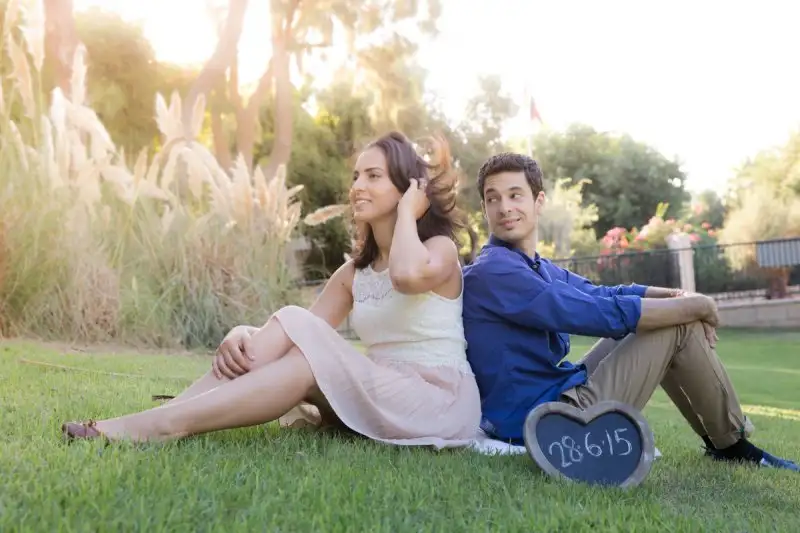 Engagement-and-Save-the-Date-Photo-Shoot-in-Herzliya-Israel-with-Jennifer-and-Adam-0099.webp