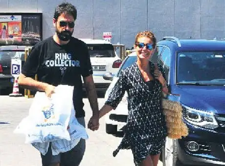 erhan_celik_gulben_ergen_el_ele.webp