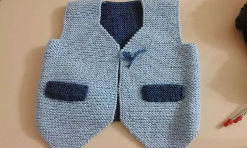 erkek_bebek_orgu_yelek_modelleri_2015_modasi-16.webp