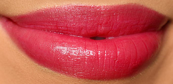 estee-lauder-hot-fuse-lipstick.jpg