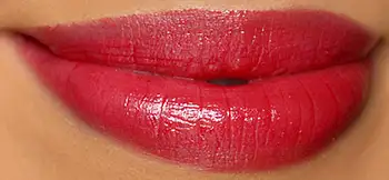 estee-lauder-techno-jam-lipstick.webp