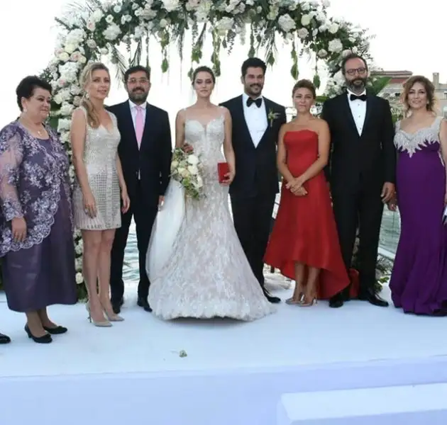 fahriye-evcen-ve-burak-ozcivit-dunya-evine-girdi-9779058_3826_m.webp