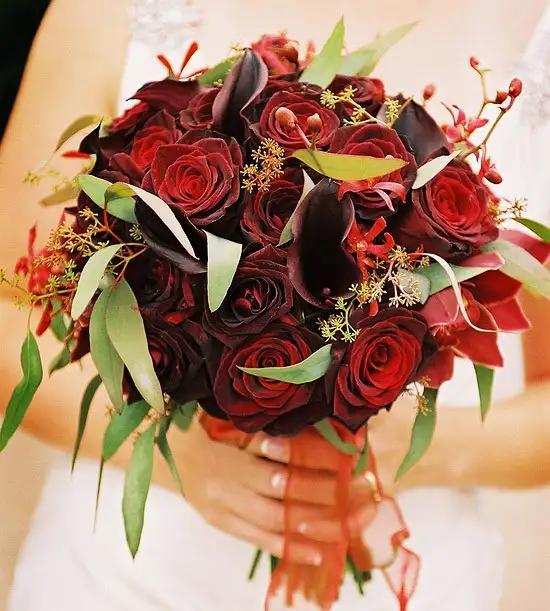 fall-wedding-bouquets.webp