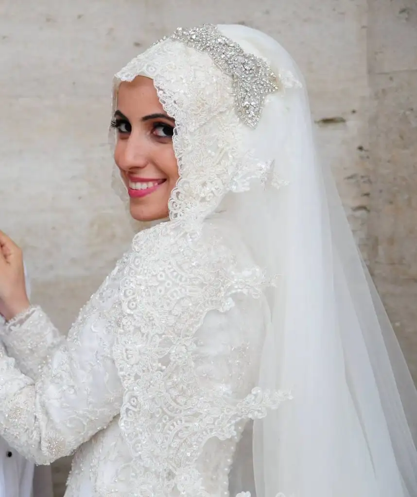 Farklı-türbalı-gelinlik-modelleri.webp