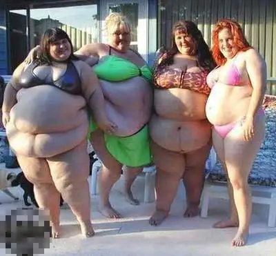 fat_women_bathingsuits.webp