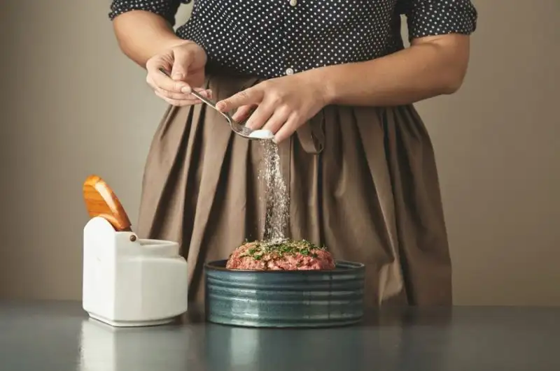 fazla-tuzlu-yemegi-kurtarmak.webp