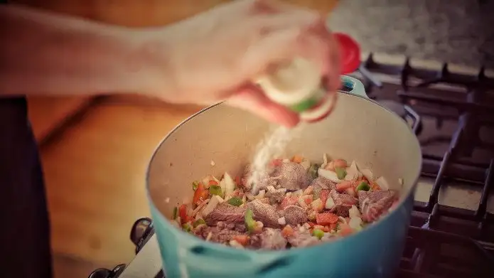 fazla-tuzlu-yemek.webp