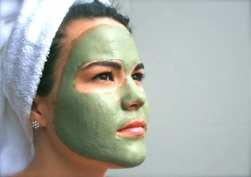 fazla_sebum_uretimi_dogal_maske_cilt_bakimi.webp