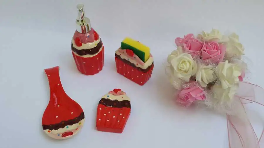 FB,3879,33,cupcake-4primelu-mutfak-seti-kirmizi-pratik-mutfak-aletleri-leonardo.webp