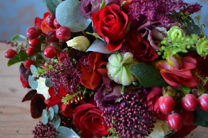 flower-school-winter-wonderland-weddings-with-campbells-flowers-898-int.webp