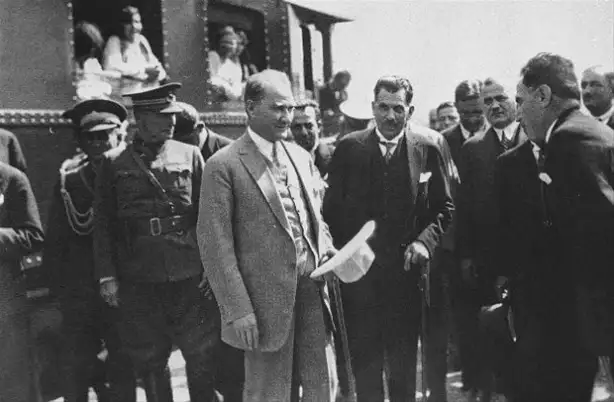 fotograflarla-ataturk-40692-5g.webp