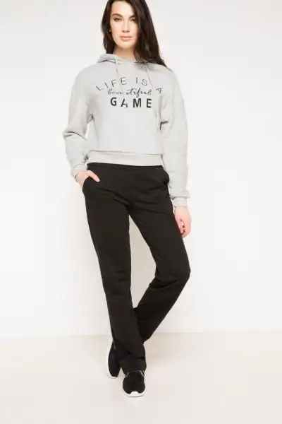 G4998AZ_16WN_GR210_02_02.webp