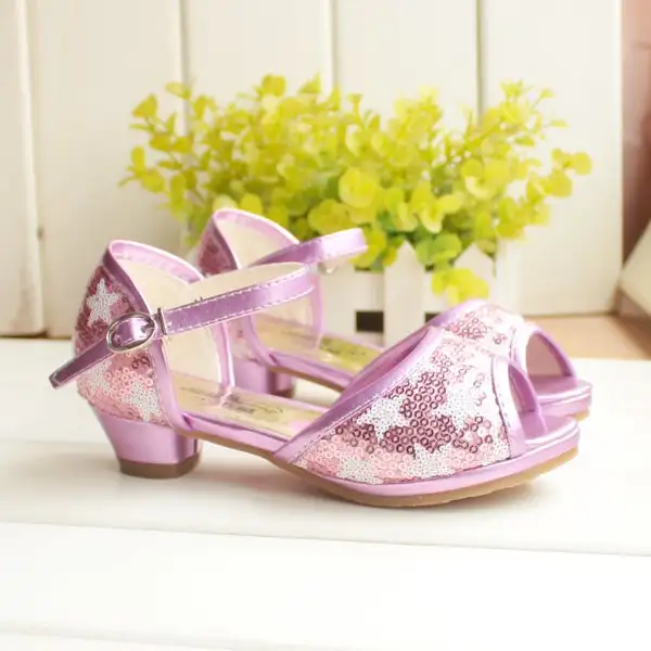 Gadis-mode-ary-Jane-sepatu-untuk-anak.webp
