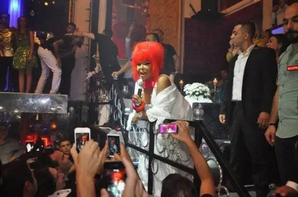 gaga_hanim_evcilik_oynuyordu_(10)_1587521038541bbe466b4f0.webp