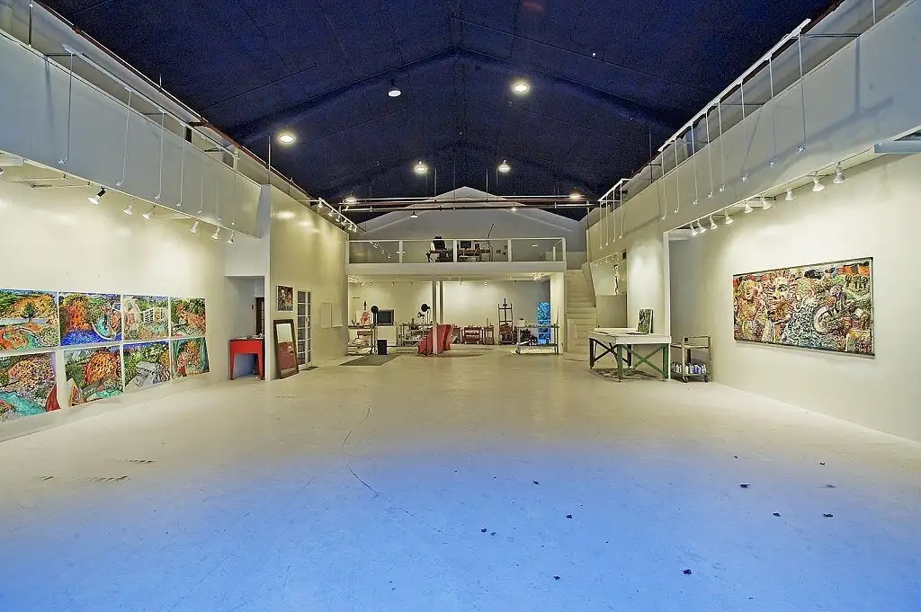 gallery-complete-lighting-industrial-finishes.webp