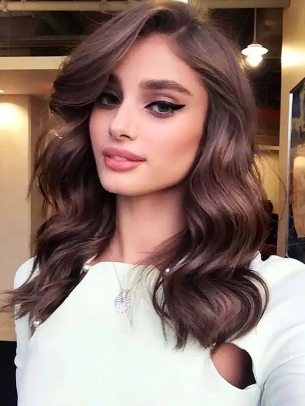 gece_icin_dalgali_sac_modelleri_2018 (4).webp