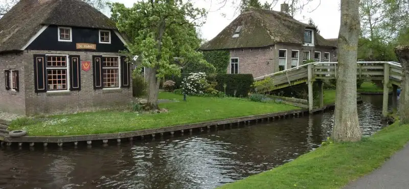 giethoorn-köyü-1728x800_c.webp