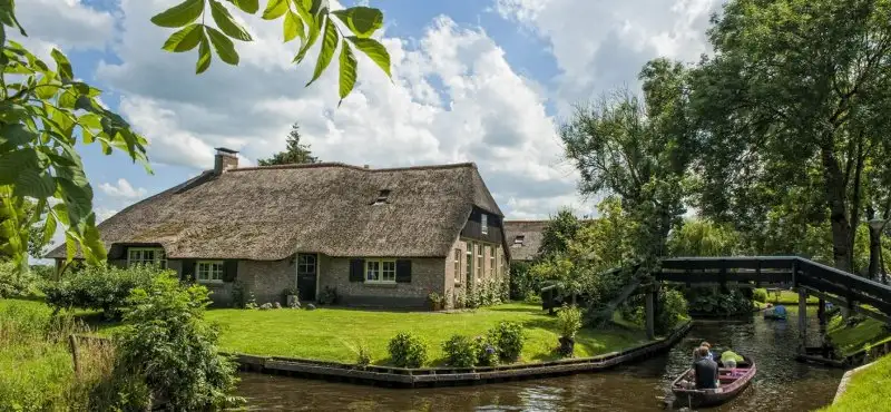 giethoorn_hollanda-1728x800_c.webp