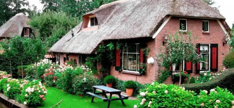 giethoorn_huzur-1728x800_c.webp