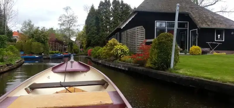 giethoorn_sandal-1728x800_c.webp