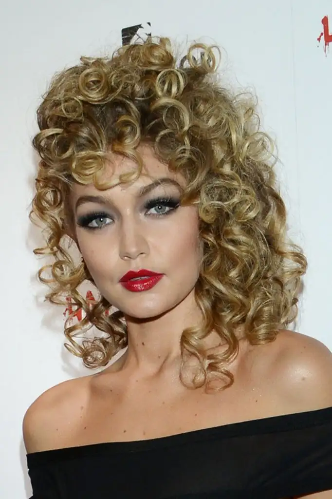gigi-hadid-heidi-klum-halloween-party-in-new-york-city-october-2015_7.webp