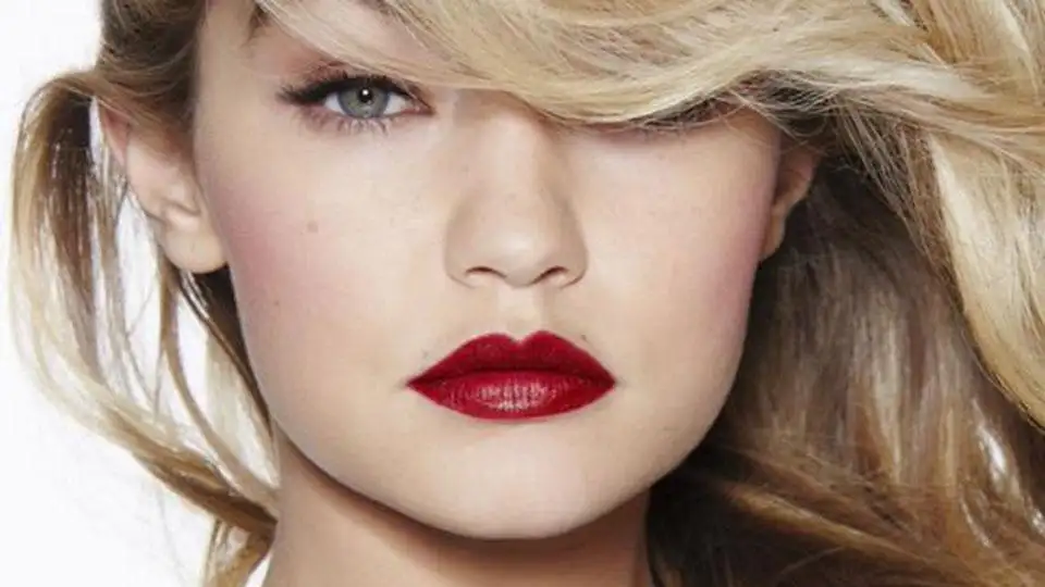 gigi-maybelline-lead.webp