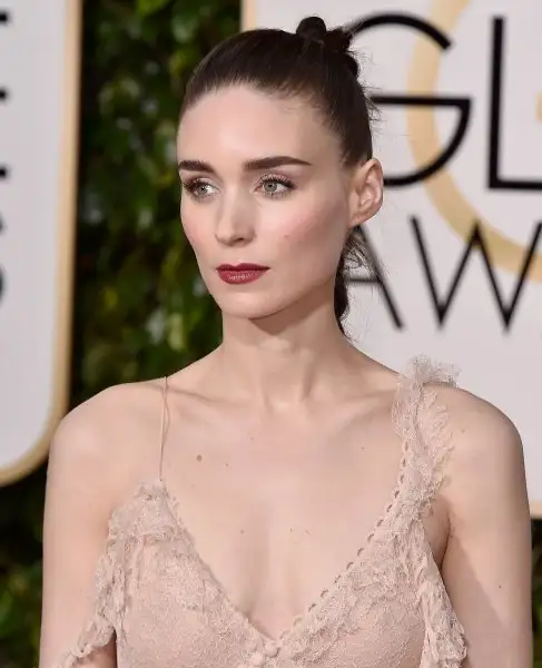 golden-globes-beauty-rooney-mara.webp