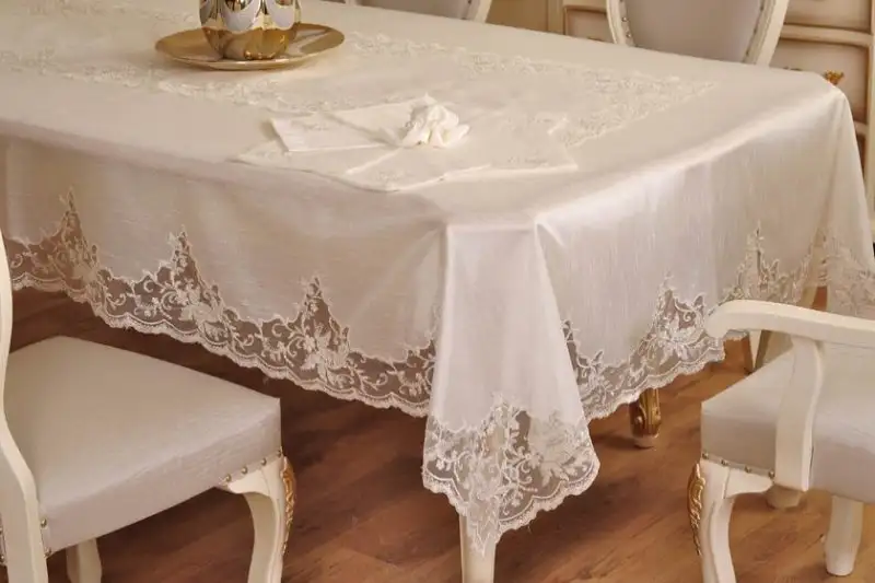 gösterişli-masa-örtüsü-modelleri.webp