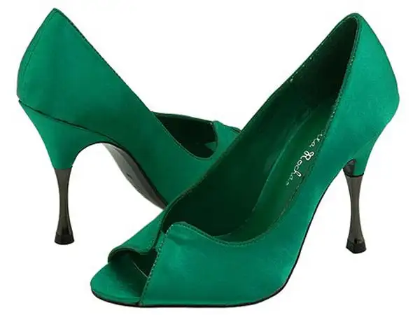 green-wedding-shoes-picture.webp