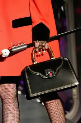 gucci-2017-2018-sonbahar-kis-ayakkabi-ve-canta-modelleri-58b0b136052d0.webp