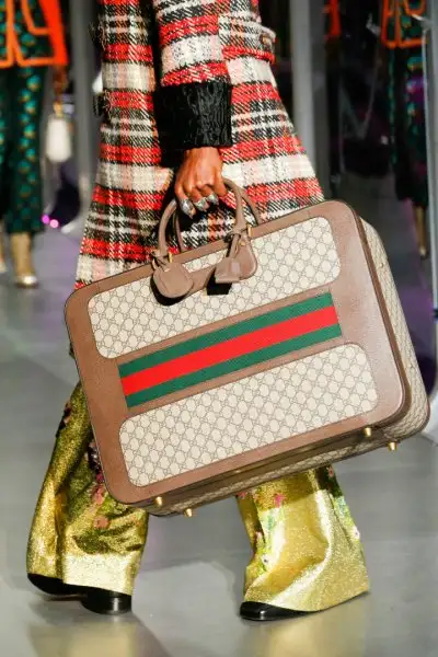 gucci-2017-2018-sonbahar-kis-ayakkabi-ve-canta-modelleri-59085a90d3abd.webp