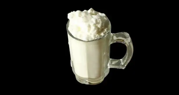 gunde-en-az-bir-bardak-ayran-icin.webp