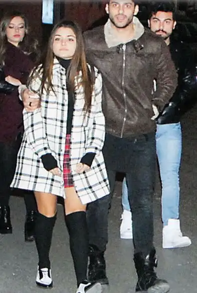 gunesin-kizi-hande-ercel-oyuncu-sevgilisi-ile-7962539_8110_m.webp