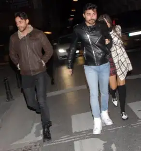 gunesin-kizi-hande-ercel-oyuncu-sevgilisi-ile-7962539_x_7206_300.webp