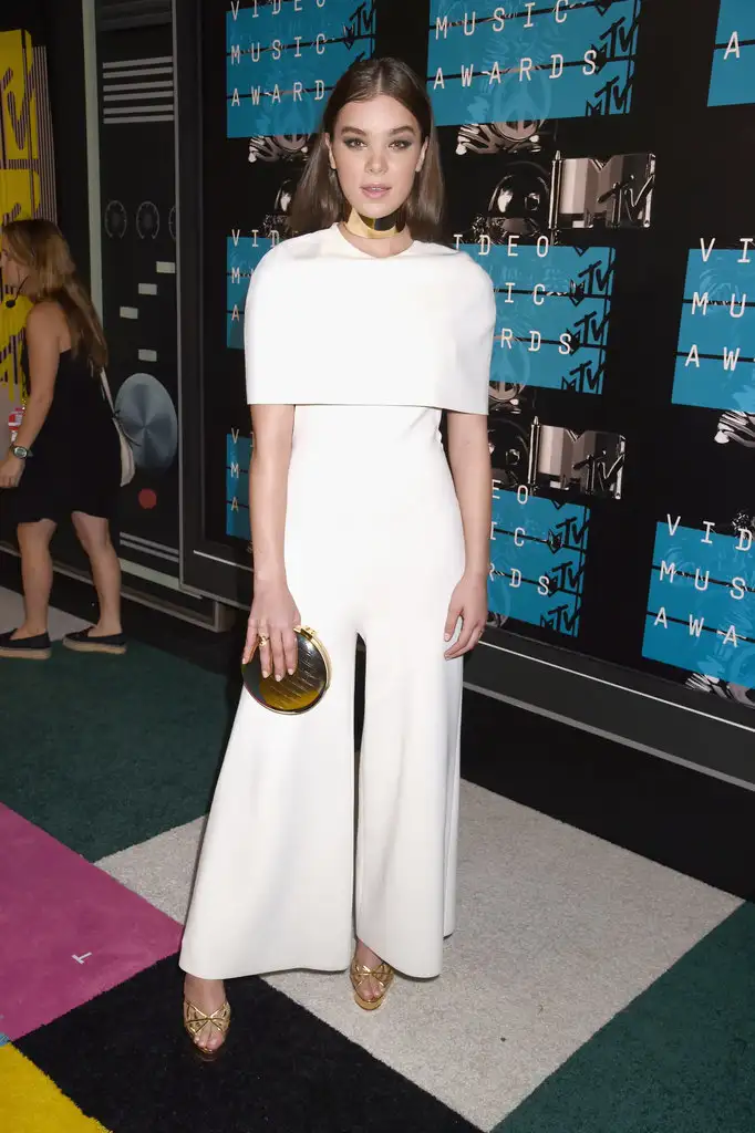 Hailee-Steinfeld.webp