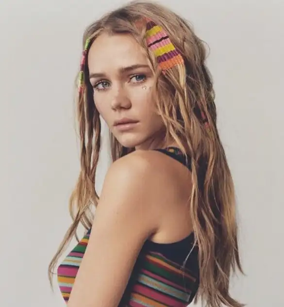 Hair-Tapestries-1.webp