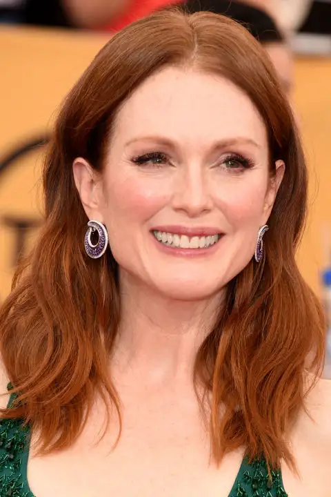 hbz-best-hair-colors-for-spring-red-julianne-moore_2.webp