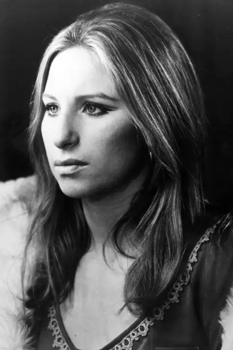 hbz-the-list-unconventional-beauties-barbra-streisand-gettyimages-78981957.webp