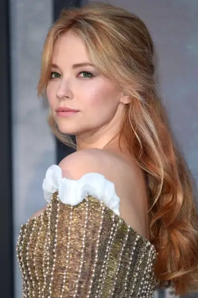 hbz-vday-hair-haley-bennett_1.webp