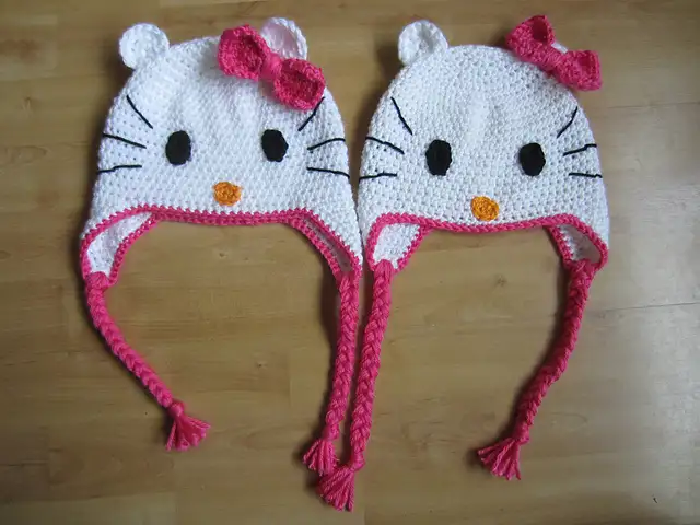 hello-kitty-orgu-bere-ve-sapka-modelleri-4.webp