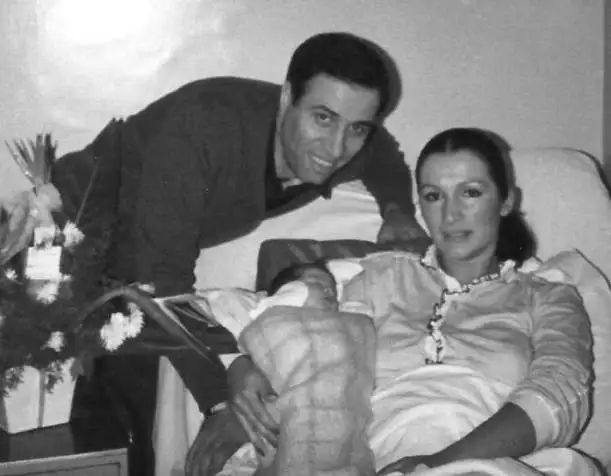 hic_gormedigimiz_fotograflariyla_kemal_sunal_(9)_709267914545f247f6eceb.webp