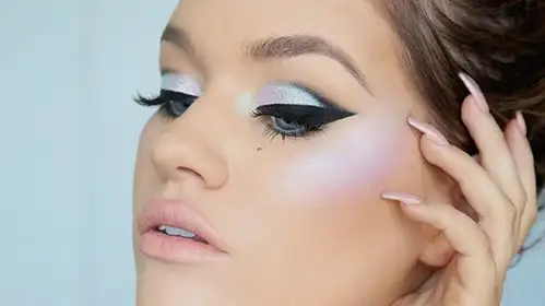 holografik_makyaj_nasil_yapilir.webp