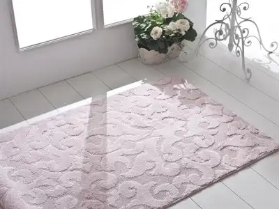 Hoş-Görünüme-Sahip-Pudra-Renkli-Halı.webp