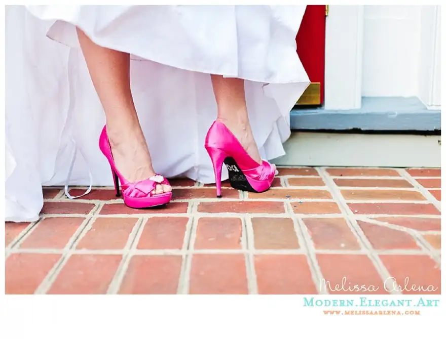 hot_pink_shoes_bridal_portraitspp_w880_h670.webp