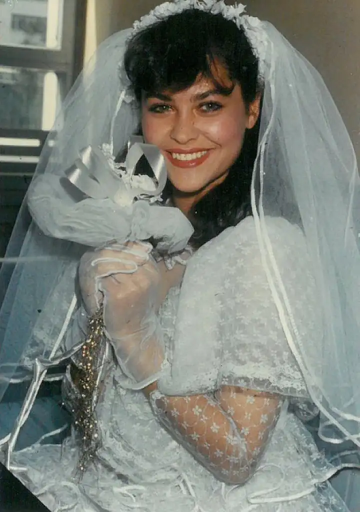 hulya avsar-114.webp