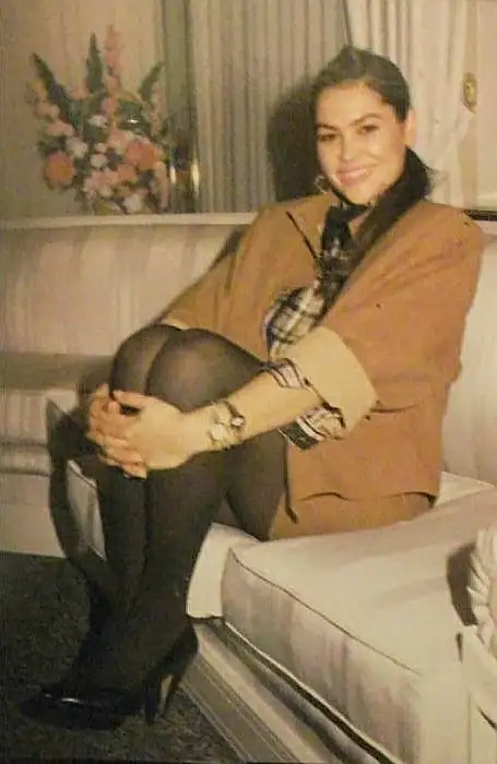 hulya avsar-164.webp