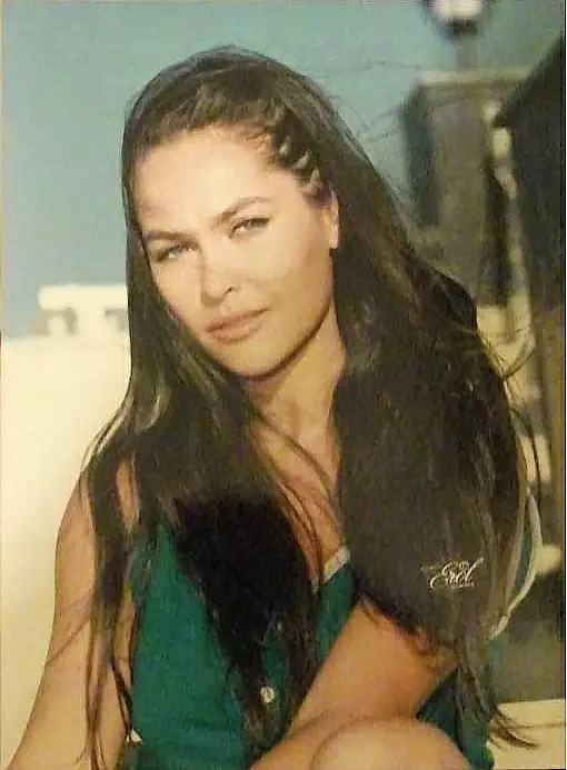 hulya avsar-168.webp