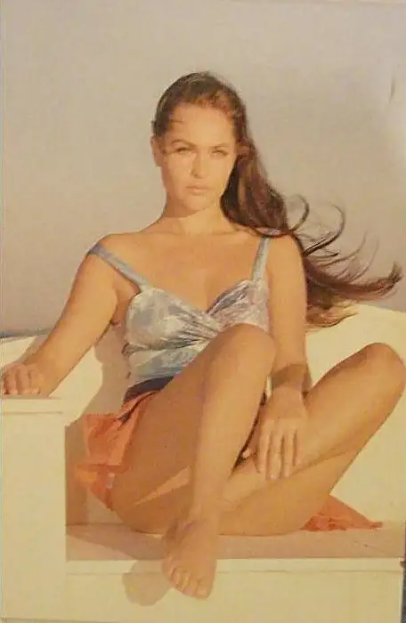 hulya avsar-193.webp